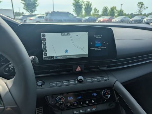 Certified 2025 Hyundai Elantra SEL image 16