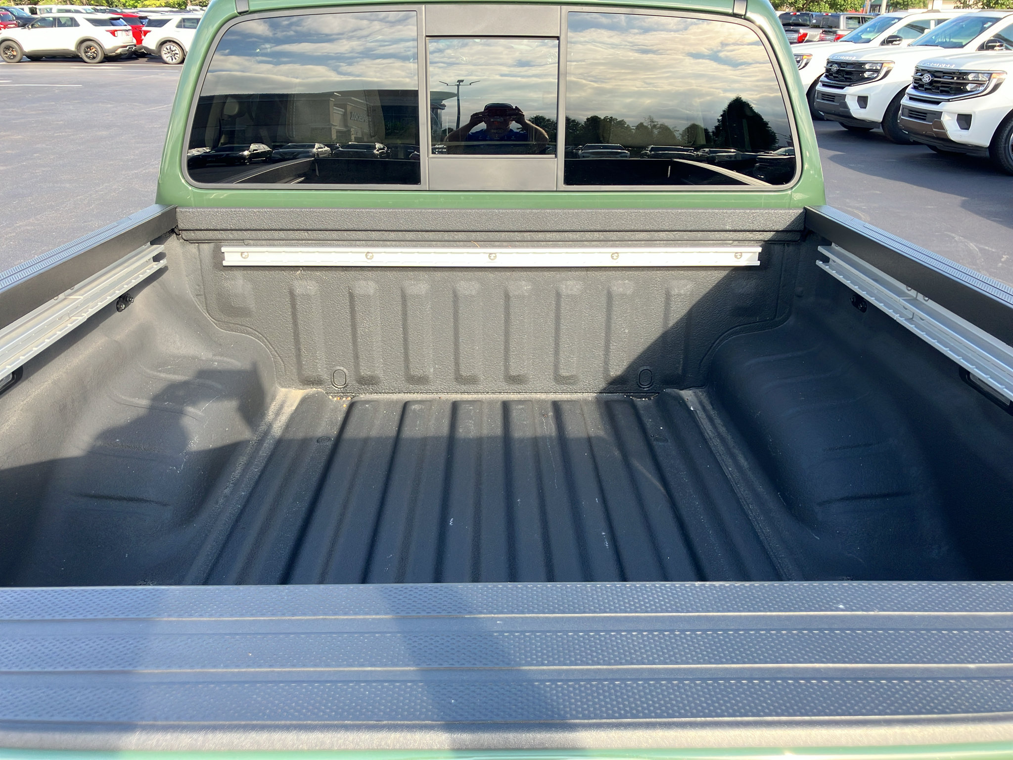 Used 2022 Nissan Frontier SV AWD/4WD image 6