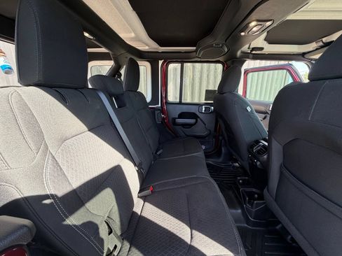 Used 2021 Jeep Wrangler Unlimited Sport AWD/4WD image 31