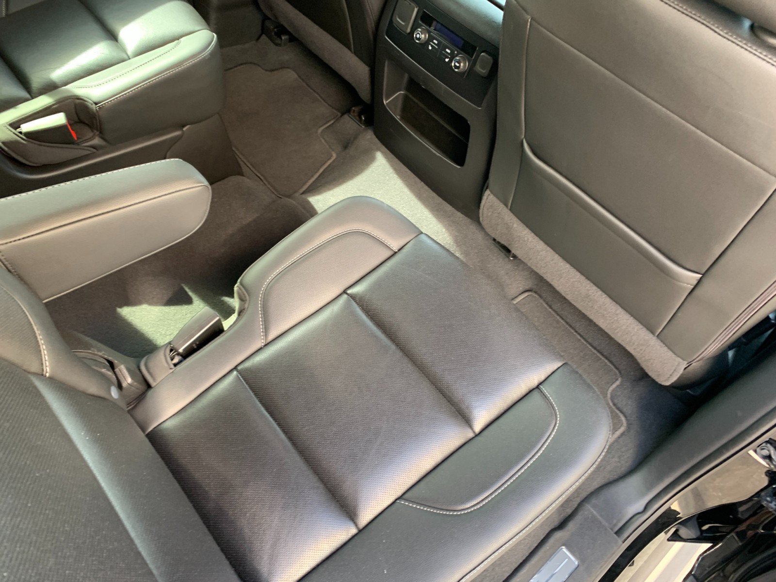 Used 2020 Chevrolet Suburban Premier w/ Max Trailering Package AWD/4WD image 43