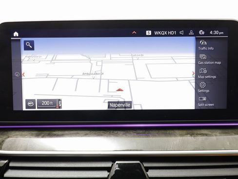 Used 2022 BMW M550i xDrive M550i xDrive w/ Premium Package image 11