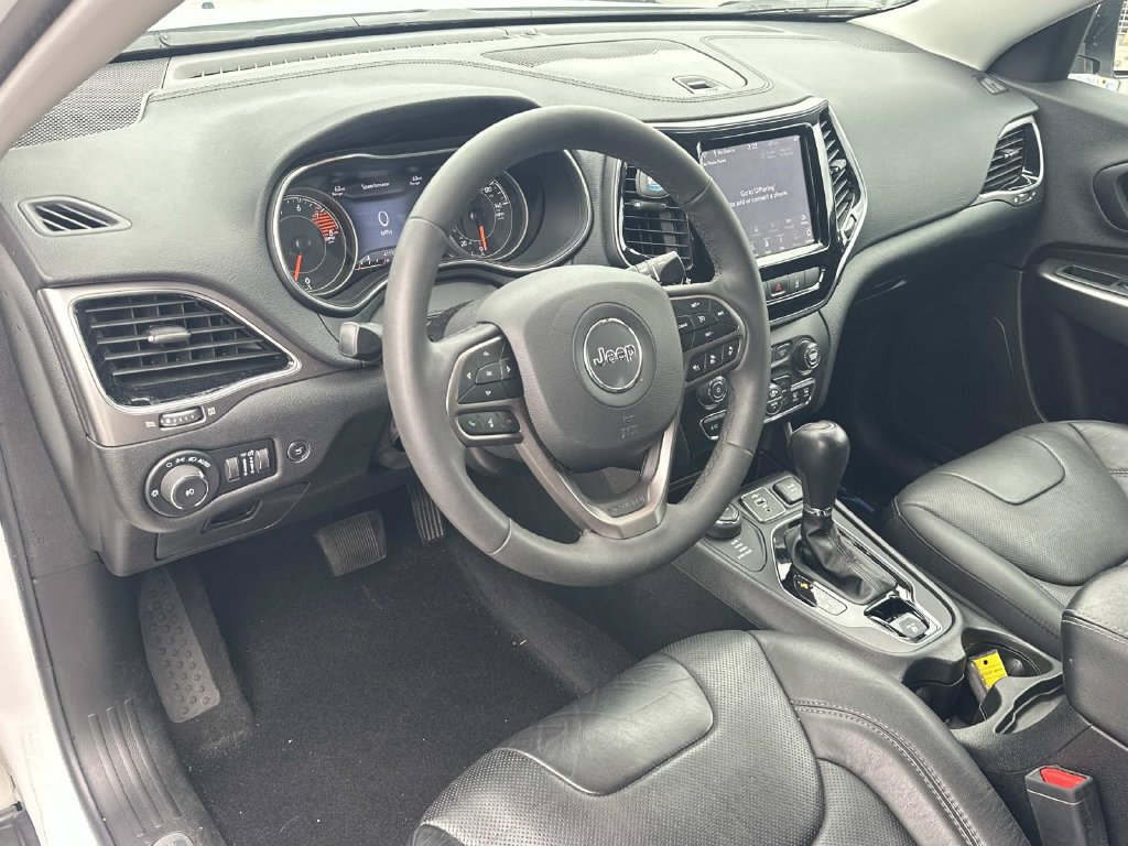 Used 2021 Jeep Cherokee Limited w/ Elite Package AWD/4WD image 2