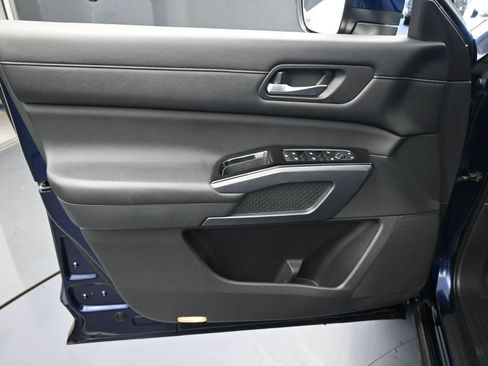 Used 2022 Nissan Pathfinder SL w/ SL Premium Package image 13