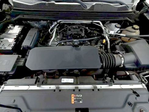 Used 2023 Chevrolet Colorado W/T image 18