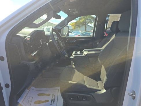 Used 2024 Chevrolet Silverado 2500 LT image 28