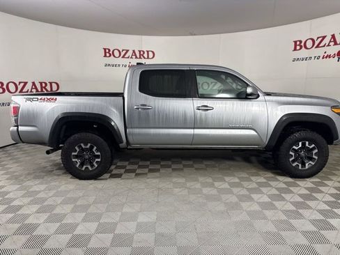 Used 2022 Toyota Tacoma TRD Off-Road image 9