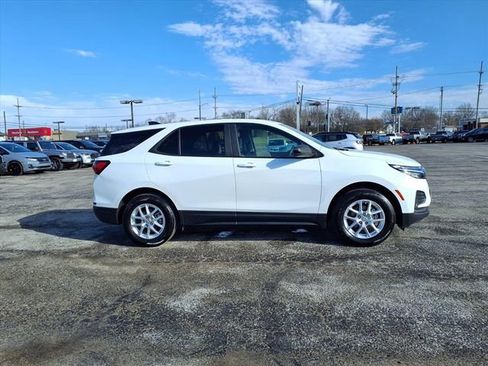 Used 2024 Chevrolet Equinox LS w/ LS Convenience Package image 11