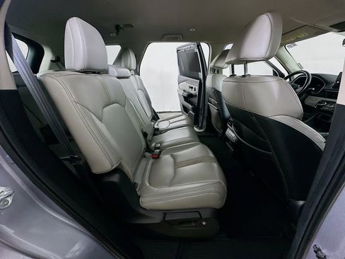 Used 2024 Honda Pilot EX-L image 10
