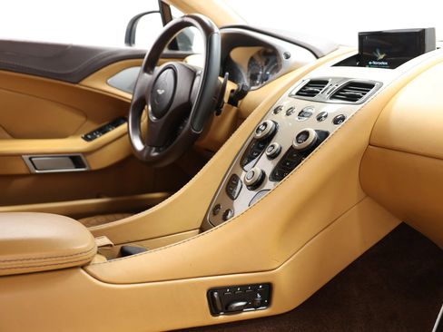 Used 2015 Aston Martin Vanquish Volante RWD image 72