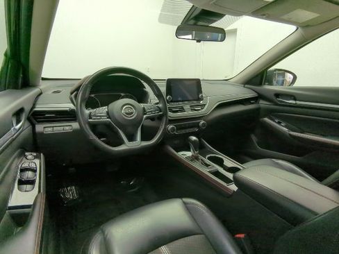 Used 2024 Nissan Altima 2.5 SR FWD image 19