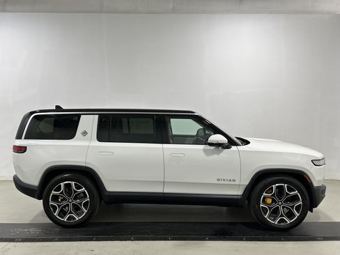 Used 2023 Rivian R1S Adventure AWD/4WD image 6