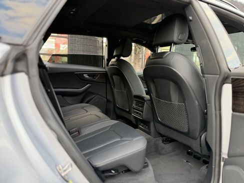 Used 2021 Audi Q8 Premium image 38