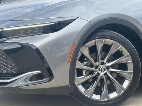 Used 2025 Toyota Crown Limited w/ Advanced Technology Package image 32