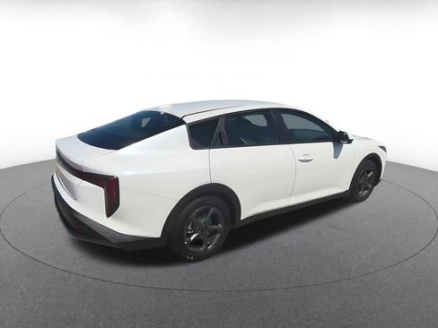 Used 2025 Kia K4 FWD image 15