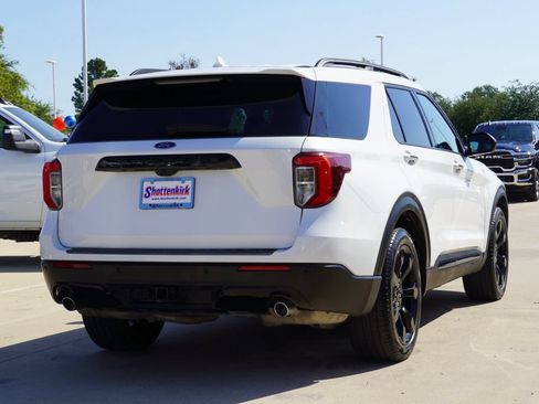 Used 2023 Ford Explorer ST-Line w/ Class IV Trailer Tow Package RWD image 9