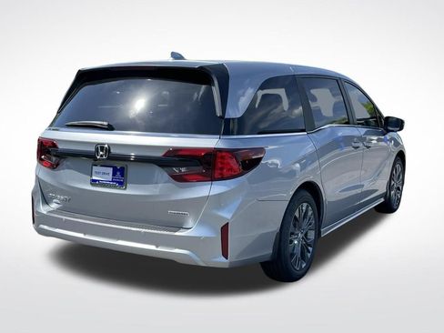 New 2026 Honda Odyssey Touring image 6