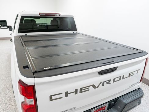 Used 2020 Chevrolet Silverado 2500 Custom w/ Custom Value Package AWD/4WD image 11