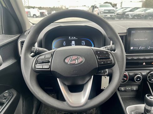 Used 2023 Hyundai Venue SE w/ Cargo Package image 17