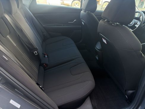 Used 2024 Hyundai Elantra SEL FWD image 14