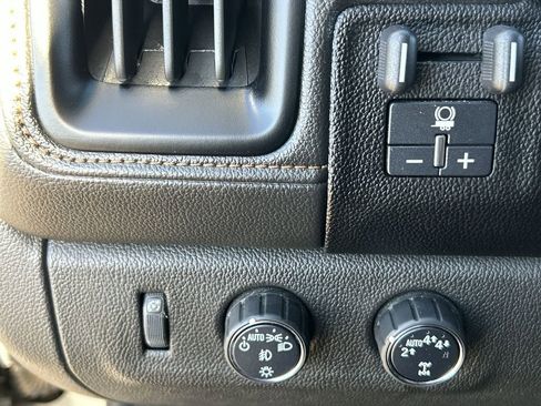 Used 2021 GMC Canyon AT4 w/ Driver Alert Package image 18