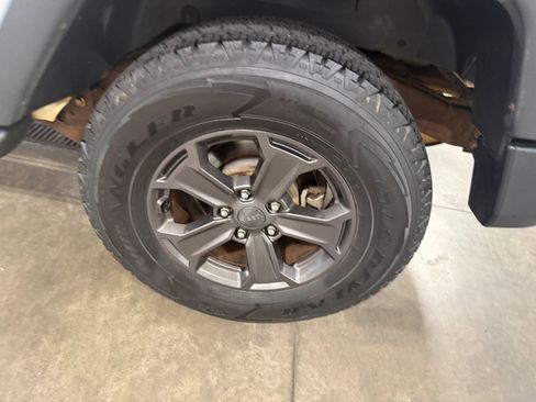 Used 2014 Jeep Wrangler Unlimited Sport AWD/4WD image 32