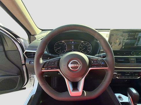 New 2025 Nissan Altima 2.5 SL image 11