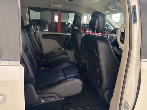 Used 2012 Chrysler Town & Country Touring-L w/ Entertainment Group #2 image 40