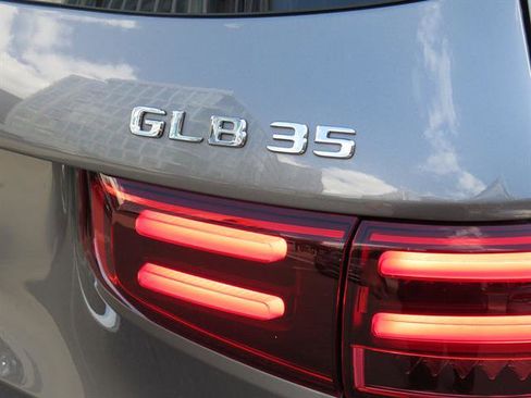 Used 2025 Mercedes-Benz GLB 35 AMG 4MATIC image 29