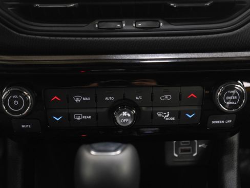 Used 2026 Jeep Compass Limited image 15