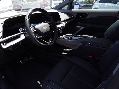 New 2025 Cadillac Optiq Luxury 1 image 16