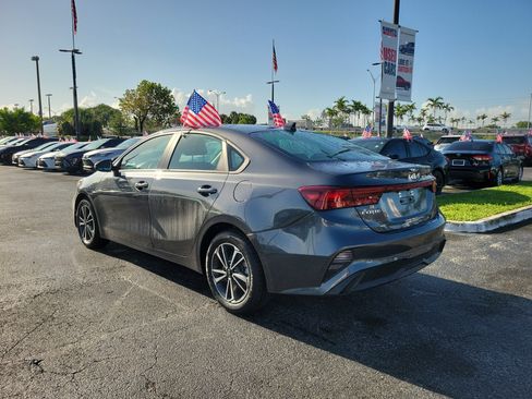 Used 2024 Kia Forte LXS w/ LXS Technology Package FWD image 9