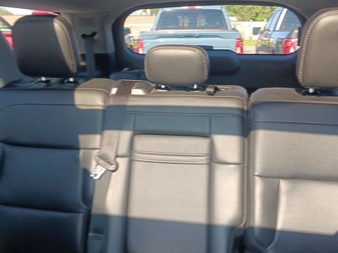 Used 2023 Ford Explorer XLT w/ Equipment Group 202A AWD/4WD image 15