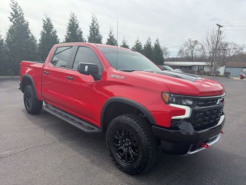 Used 2022 Chevrolet Silverado 1500 ZR2 image 7