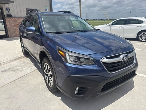 Used 2021 Subaru Outback Premium AWD/4WD image 7