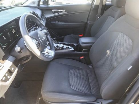 Used 2023 Kia Sportage LX image 18