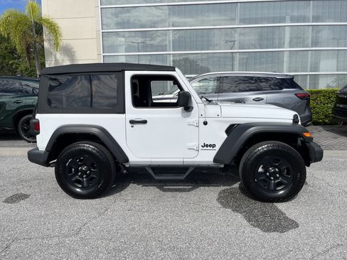 Used 2023 Jeep Wrangler Sport AWD/4WD image 9