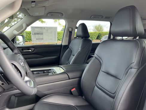 New 2026 Nissan Armada SV image 12