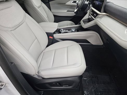 New 2026 Ford Explorer Active w/ Active Comfort Package AWD/4WD image 19