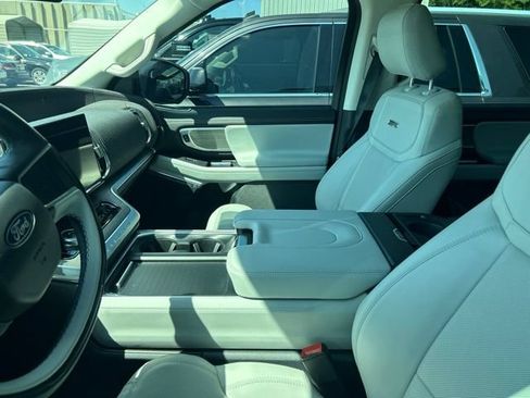Used 2025 Ford Expedition Max Platinum w/ Driver's Package AWD/4WD image 9