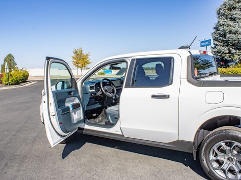 Used 2025 Ford Maverick XLT w/ Equipment Group 302A AWD/4WD image 24