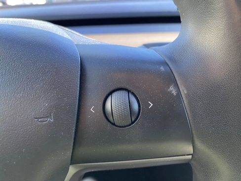 Used 2018 Tesla Model 3 Long Range image 17