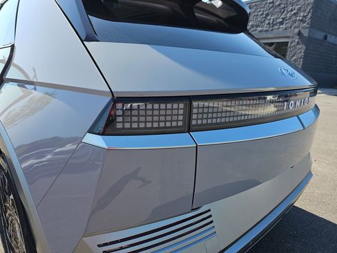 Used 2023 Hyundai Ioniq 5 Limited image 38