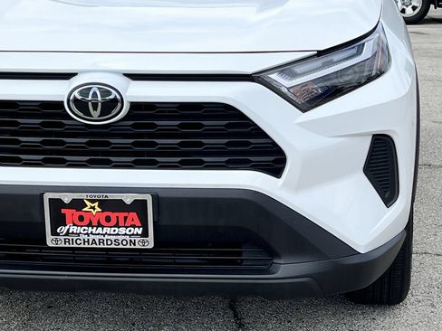 Used 2025 Toyota RAV4 XLE FWD image 8