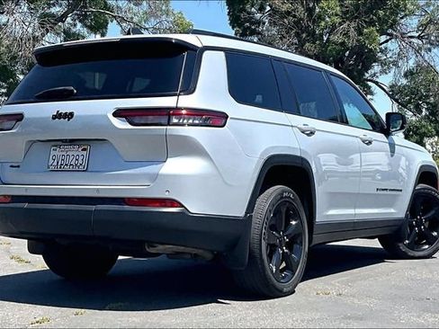 Used 2023 Jeep Grand Cherokee L Laredo AWD/4WD image 13