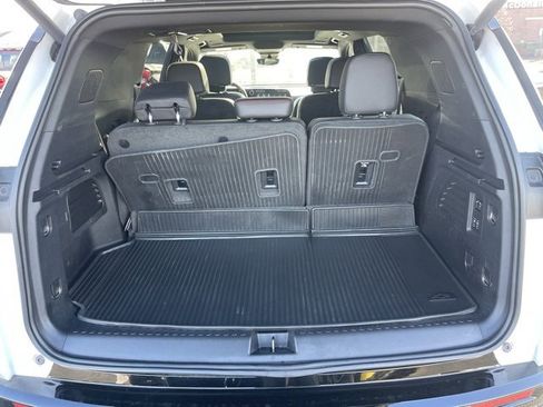 Used 2024 Chevrolet Traverse RS image 7