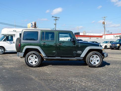 Used 2011 Jeep Wrangler Unlimited Sport image 3
