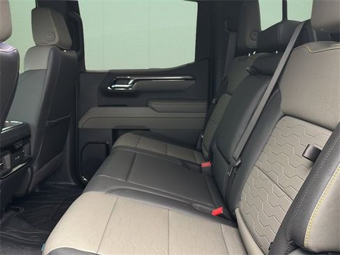 Used 2025 Chevrolet Silverado 1500 ZR2 w/ Technology Package image 21