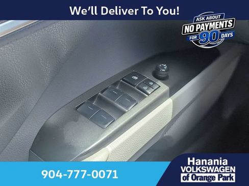 Used 2023 Toyota Camry SE FWD image 21