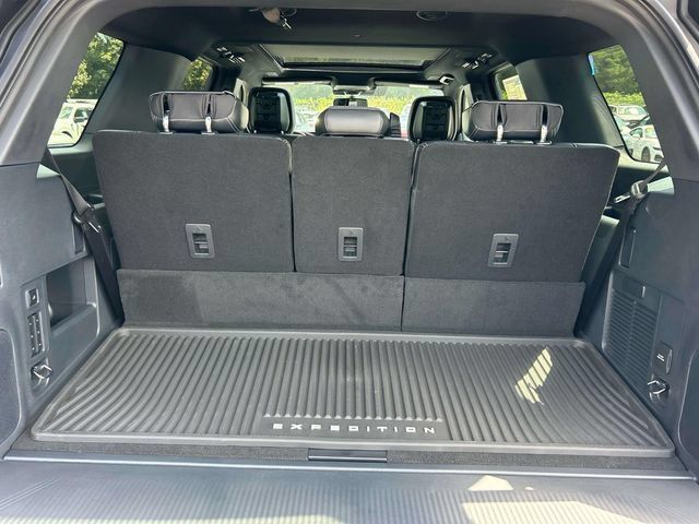 New 2027 Ford Expedition Platinum w/ Stealth Performance Package AWD/4WD image 12