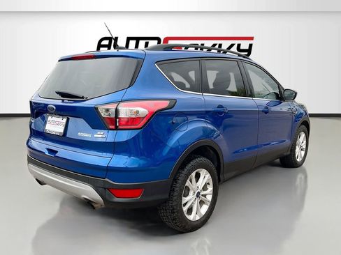 Used 2018 Ford Escape SE image 7